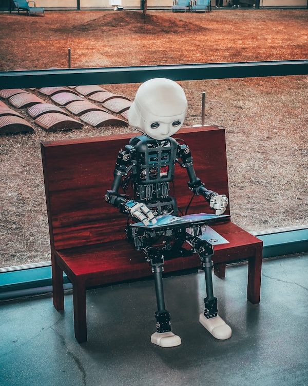 LOVOT — Robot Đồng Hành Cảm Xúc Gia Đình (Groove X, Nhật Bản)